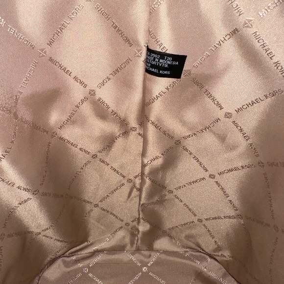 COPY - Michael Kors Tote Bag - Picture 5 of 6